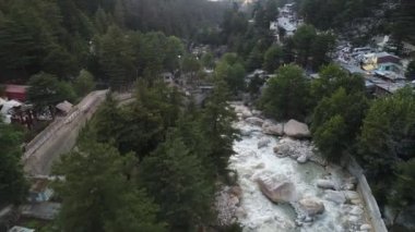 Hindistan 'ın Uttarakhand eyaletindeki Gangotri köyü gökyüzünden görüldü.