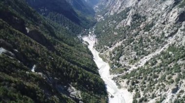 Hindistan 'ın Uttarakhand eyaletindeki Gangotri vadisi gökyüzünden görüldü.