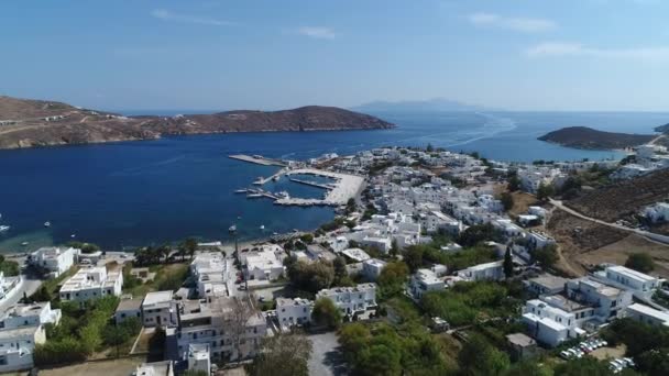 从天空看希腊Cyclades的Serifos岛 — 图库视频影像