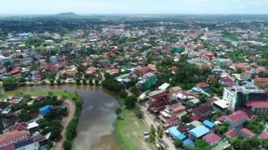 Kamboçya - 124; Ville de Siem Reap vue du ciel