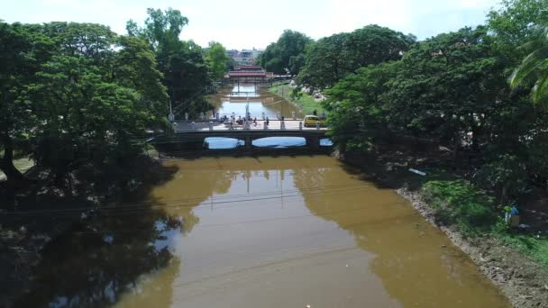 Kamboçya - 124; Ville de Siem Reap vue du ciel — Stok video