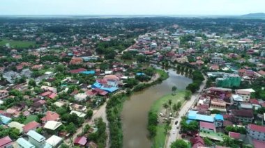Kamboçya 'daki Siem Reap şehri gökyüzünden görüldü