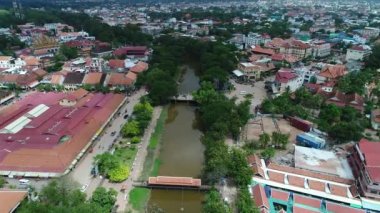 Kamboçya 'daki Siem Reap şehri gökyüzünden görüldü
