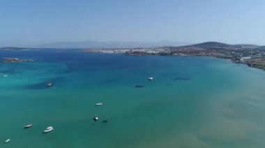 Yunanistan 'ın Kiklad kentindeki Paros adasındaki Kolimpithres plajı gökyüzünden izlendi