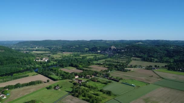 La vallée des chateaux dans le Périgord Noir en France — Video