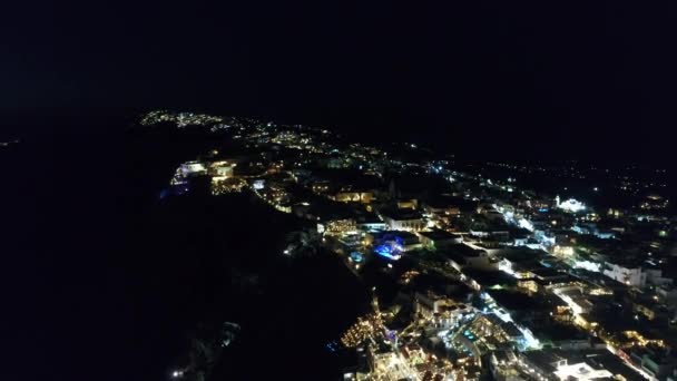 Ville de Santorin sur l'île de Santorin dans les Cyclades en Grèce vue du ciel et de nuit — Αρχείο Βίντεο