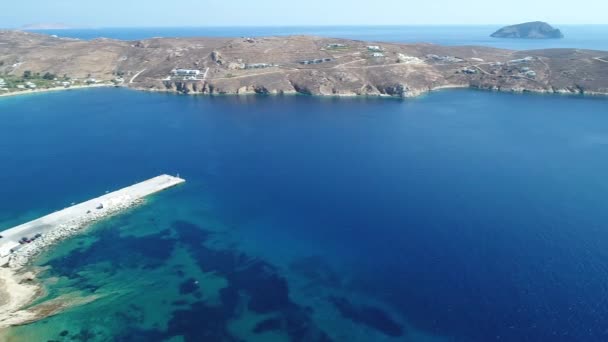 E.net le de Sérifos dans les Cyclades en Grjalá ce vue du ciel — Vídeo de stock