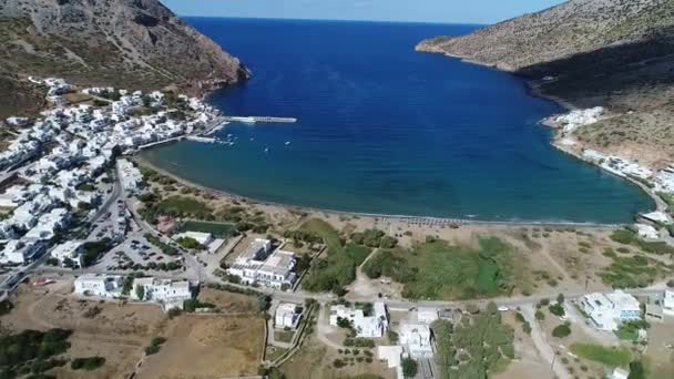 Strand Kamares Auf Der Insel Sifnos Den Kykladen Griechenland Luftaufnahme — Stockvideo