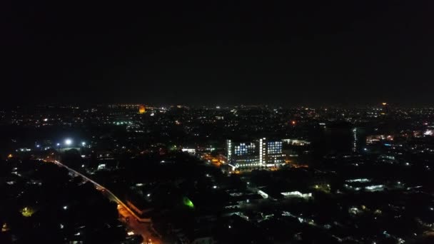 Ville de Vientiane au Laos de nuit vue du ciel — Vídeos de Stock