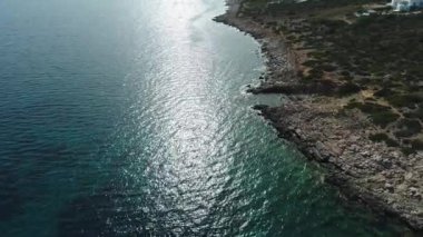 Yunanistan 'ın Kiklad adasındaki Naxos adasındaki Aliko plajı gökyüzünden görüldü