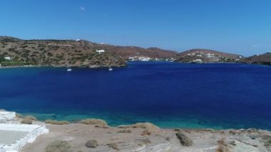 Yunanistan 'da Sifnos Adası' ndaki Hristofi yakınlarında Apokofto plajı
