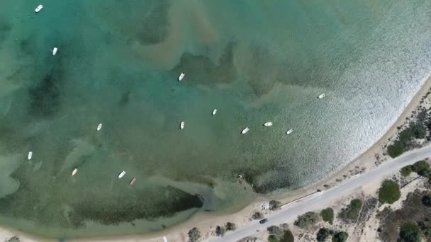 Playa Kolimpithres Isla Paros Las Cícladas Grecia Vista Desde Cielo — Vídeo de stock