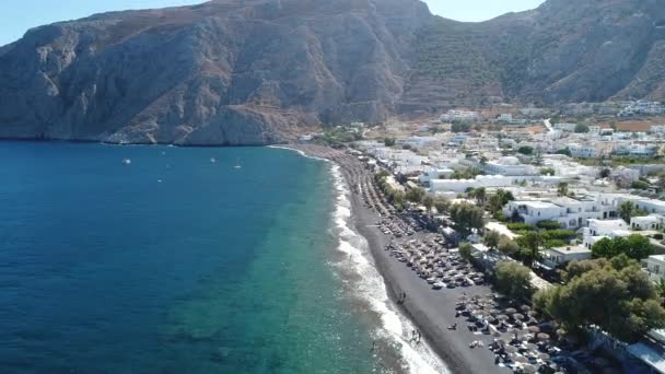 Ville de Santorin sur l'île de Santorin dans les Cyclades en Grèce vue du ciel — Stockvideo