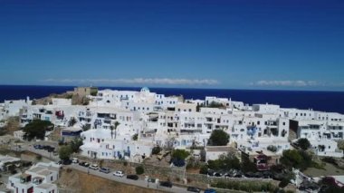 Sifnos adasındaki Kastro Sifnou yakınlarındaki Seralia köyü.
