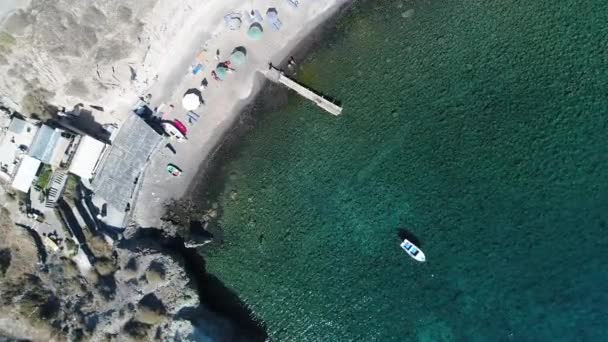 希腊空中俯瞰的Cyclades中Santorini岛上的Kampia海滩 — 图库视频影像