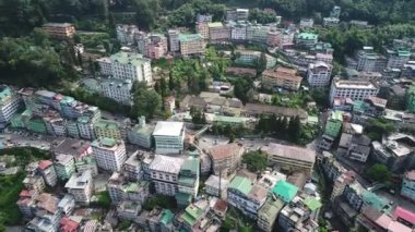 Sikkim Hindistan 'ın Gangtok şehri gökyüzünden görüldü.