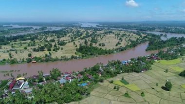 Si Phan Don ya da Don Laos yakınlarında gökyüzünden 4000 ada