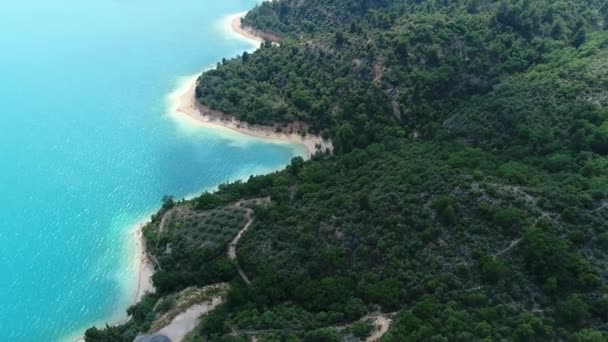 Gökyüzünden Verdon Bölgesel Doğal Parkı Nda Sainte Croix Gölü — Stok video