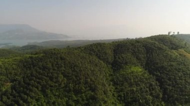 Reserve d 'eau de Vang Vieng au laos vue du ciel