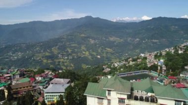 Hindistan 'ın Sikkim kentindeki çete şehri gökyüzünden görüldü.