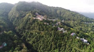 Sikkim Hindistan 'daki Rumtek Manastırı gökyüzünden görünüyor.