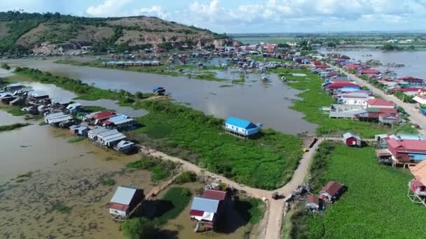 Camboja Aldeia Flottant agricole et pêcheurs ao Siem Reap — Vídeo de Stock