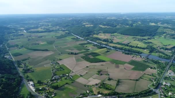 Village de Saint-Cyprien en Périgord en France vue du ciel — Stock video