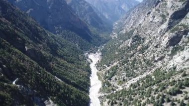 Hindistan 'ın Uttarakhand eyaletindeki Gangotri vadisi gökyüzünden görüldü.