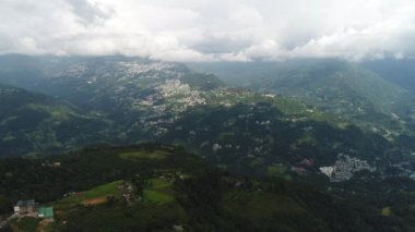 Sikkim Hindistan 'daki Rumtek Manastırı gökyüzünden görünüyor.