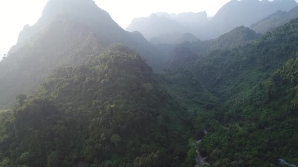 Paisajes Naturales Alrededor Ciudad Vang Vieng Laos Vistos Desde Cielo — Vídeo de stock