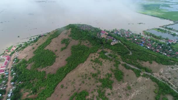 Kamboçya - 124; Köy flottant agricole et pêcheurs à Siem Reap — Stok video