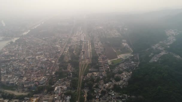 Die Stadt Haridwar Indischen Bundesstaat Uttarakhand Vom Himmel Aus Gesehen — Stockvideo