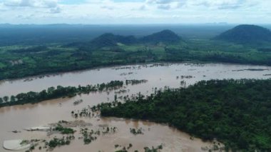 Güney Laos 'ta Don Det yakınlarında gökyüzünden görünen 4000 ada