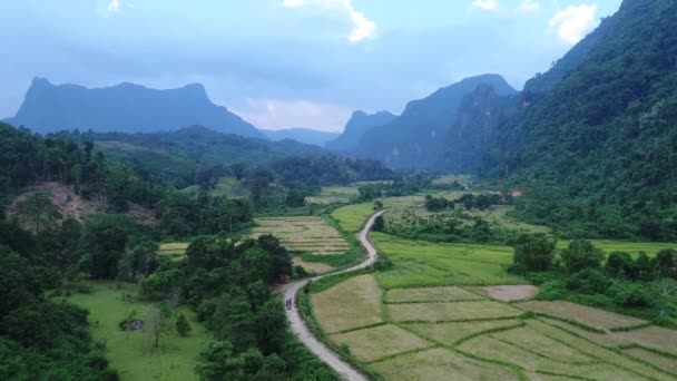 Landschaft Rund Die Stadt Vang Vieng Laos Vom Himmel Aus — Stockvideo