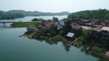 Gökyüzünden Laos 'ta Vang Vieng su rezervi