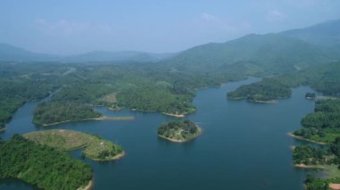 Gökyüzünden Laos 'ta Vang Vieng su rezervi