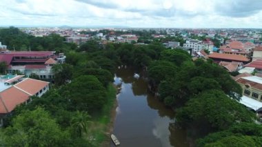 Kamboçya 'daki Siem Reap şehri gökyüzünden görüldü