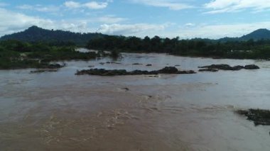 Si Phan Don ya da Don Laos yakınlarında gökyüzünden 4000 ada