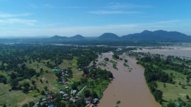 Si Phan Don ya da Don Laos yakınlarında gökyüzünden 4000 ada