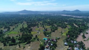 Si Phan Don ya da Don Laos yakınlarında gökyüzünden 4000 ada