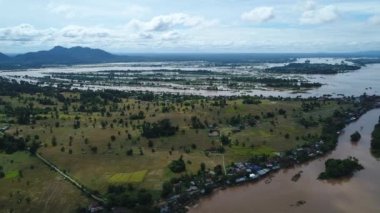 Si Phan Don ya da Don Laos yakınlarında gökyüzünden 4000 ada