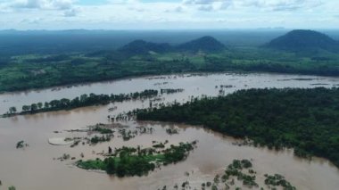 Güney Laos 'ta Don Det yakınlarında gökyüzünden görünen 4000 ada
