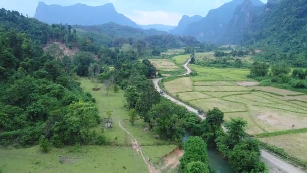 Τοπίο Γύρω Από Την Πόλη Vang Vieng Στο Λάος Δει — Αρχείο Βίντεο