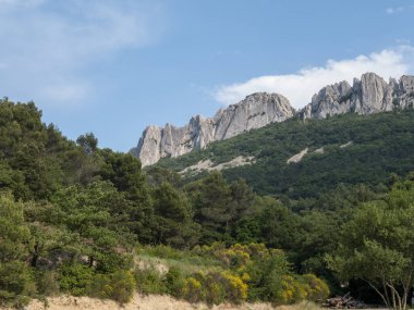 Dentelles de Montmiraille Dağı