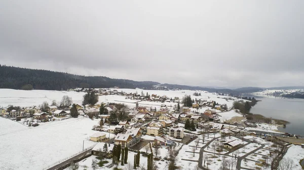 Fransa 'nın Doubs kentindeki Saint-Point-Lac köyü.