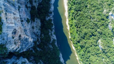 Fransa 'daki Ardeche geçitlerinin hava manzarası