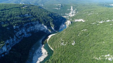 Fransa 'daki Ardeche geçitlerinin hava manzarası