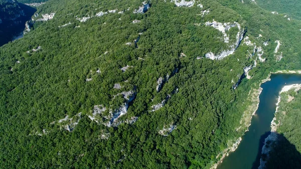 Fransa 'daki Ardeche geçitlerinin hava manzarası