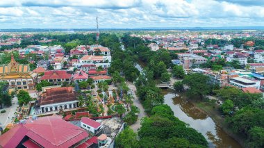 Kamboçya 'daki Siem Reap şehri gökyüzünden görüldü