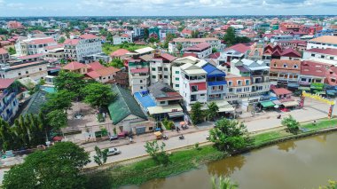 Kamboçya 'daki Siem Reap şehri gökyüzünden görüldü